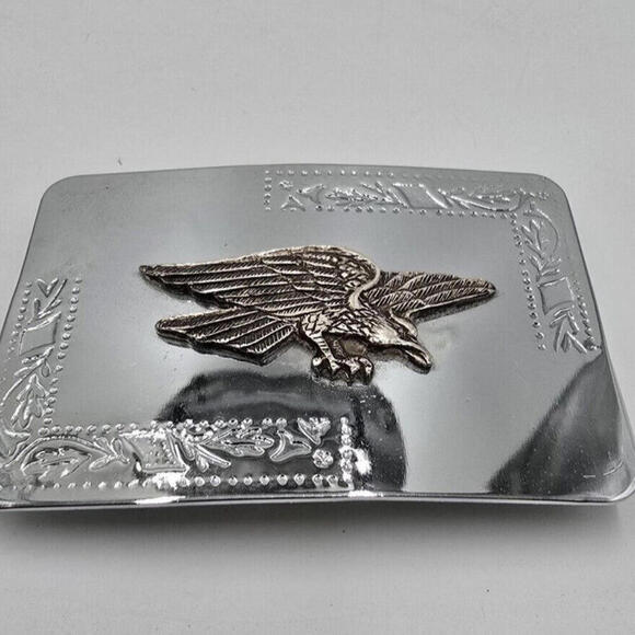 Majestic Flying Eagle on Vintage Two Tone Western‎ Belt Buckle - Picture 1 of 6
